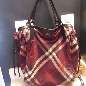 Authentic BURBERRY Nylon/Leather BUCKLEIGH P